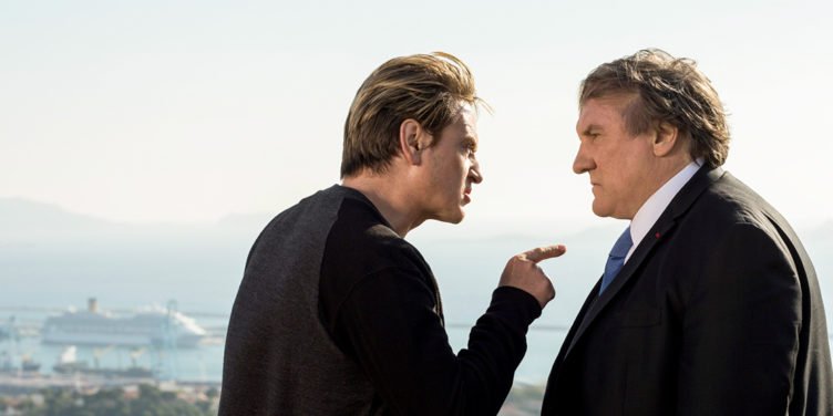Lucas Barrès streitet mit Robert Taro in der Serie Marseille - Staffel 1