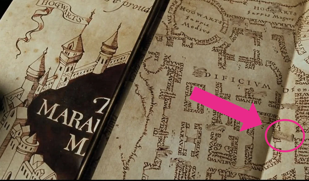 Karte des Rumtreibers aus Harry Potter und der Gefangene von Askaban mit eingekreisten Fußspuren in der rechten unteren Ecke des Bildes