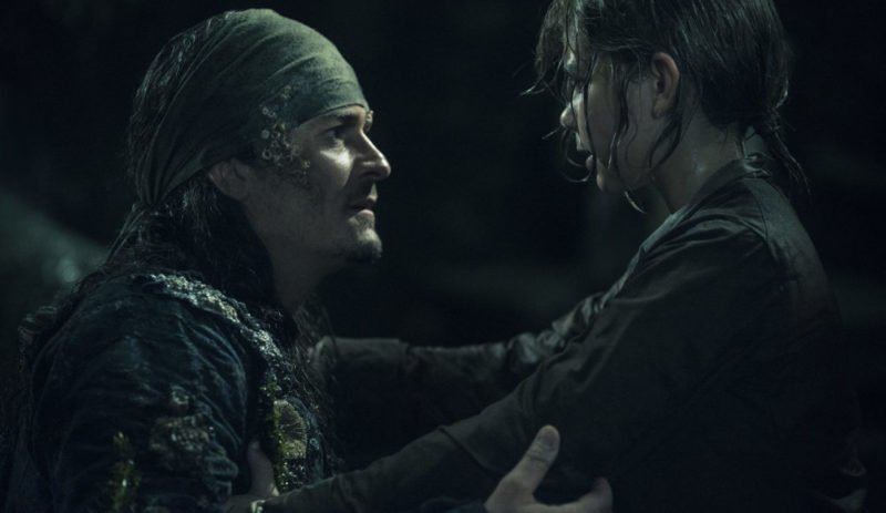 Will Turner (Orlando Bloom, links) mit seinem Sohn Henry (Lewis McGowan)