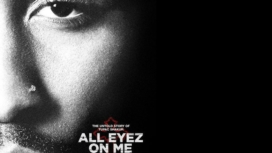 Poster von Film All Eyez On Me mit Demetrius Shipp Jr. als Tupac