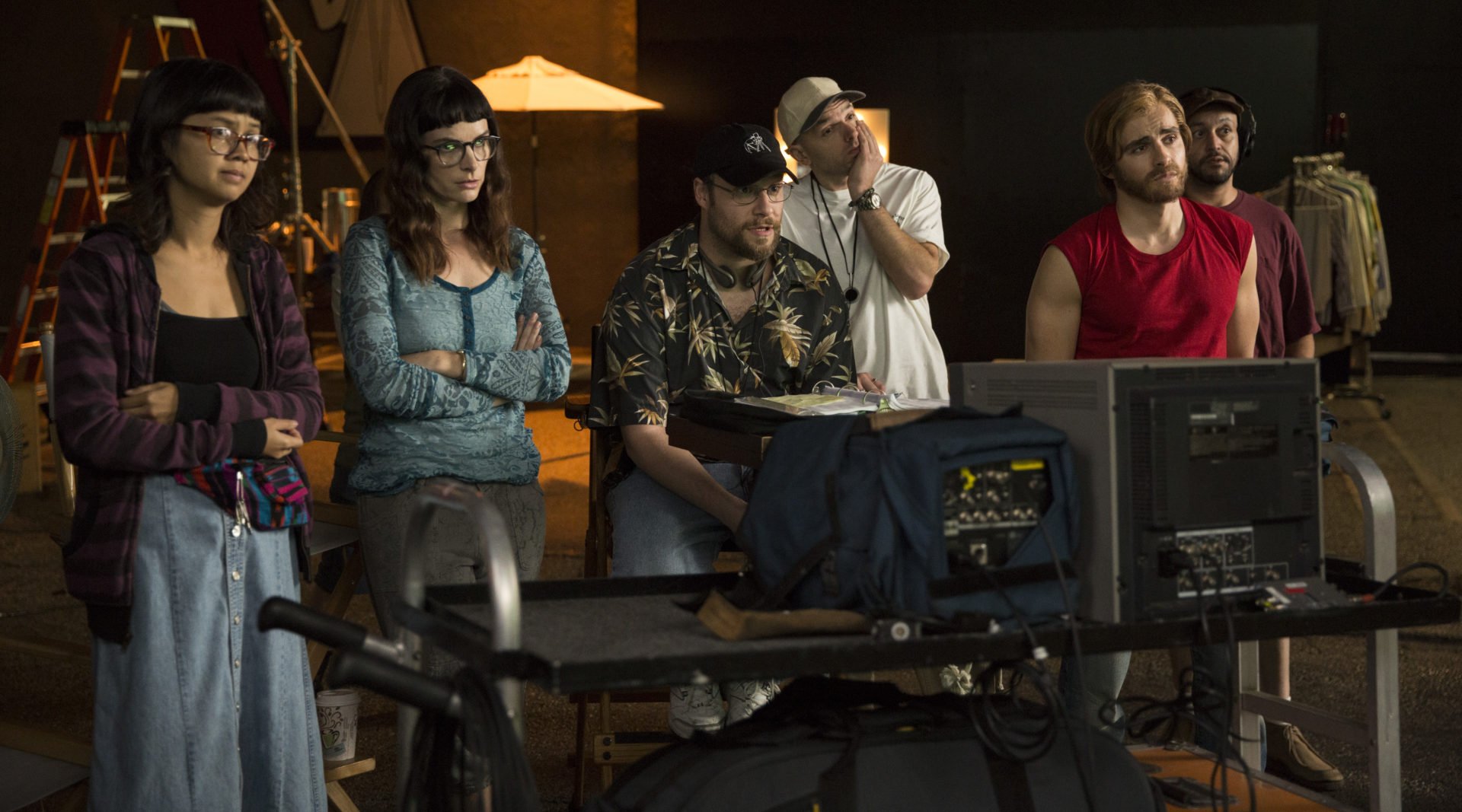 Die Filmcrew von The Room mit Co-Regisseur Sandy (Seth Rogen) und Greg Sestero (Dave Franco)