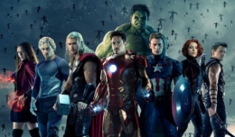 Die Superhelden Thor, Ironman, Captain America, Black Widow, Hawkeye und Hulk auf dem Plakat zu Avengers: Age of Ultron