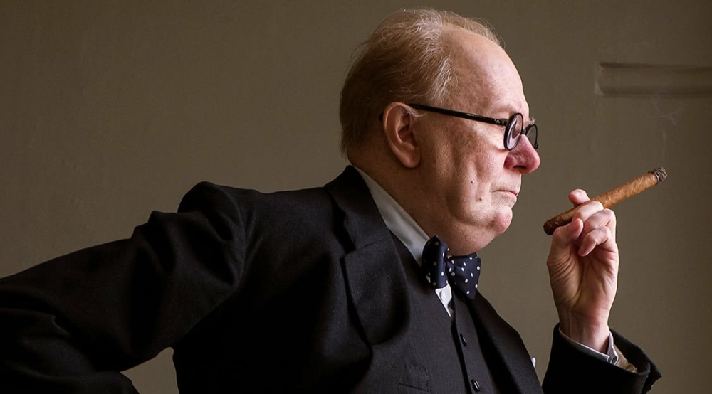 Gary Oldman als Winston Churchill in Die Dunkelste Stunde Kritik