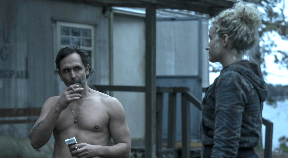 Julia Garner und Trevor Long in Ozark Staffel 2