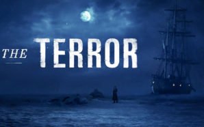 Poster zu The Terror Staffel 1 mit eingefrorenem Schiff und einsamen Mann in der dunkeln Nacht im Packeis