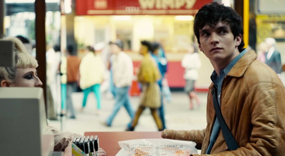 Fionn Whitehead als Stefan in Black Mirror Bandersnatch auf Netflix