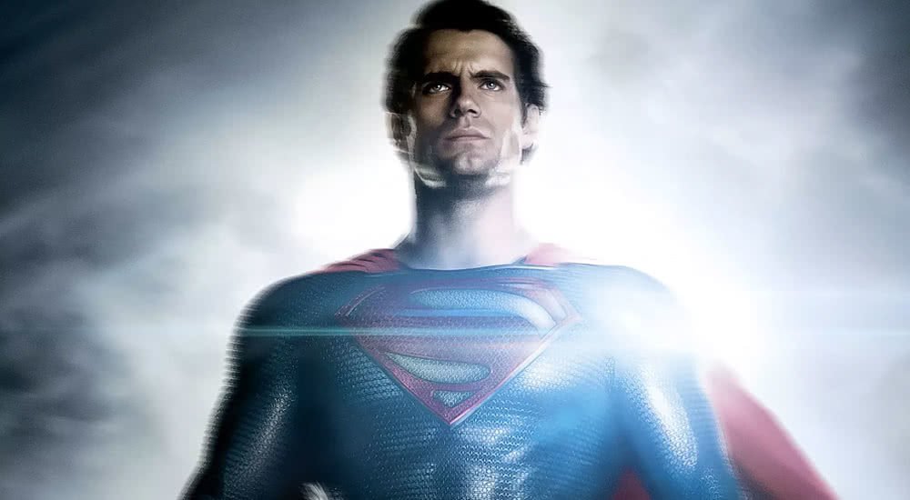 Filmplakat zu Man of Steel mit schwebendem Superman