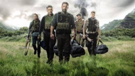 Poster für Kritik Triple Frontier mit Oscar Isaac, Ben Affleck, Pedro Pascal und Garrett Hedlund