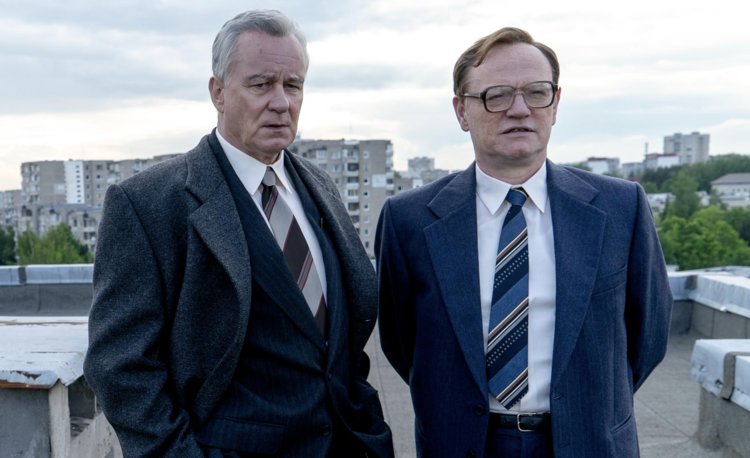 Stellan Skarsgård und Jared Harris in einem Szenenbild für Kritik Chernobyl