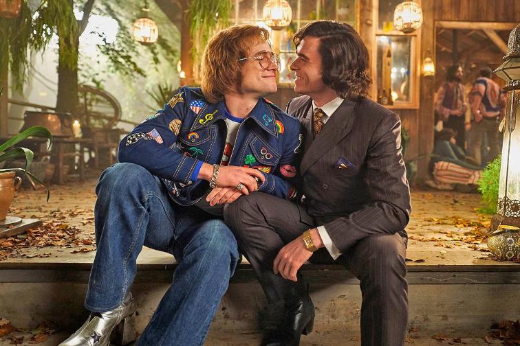 Taron Egerton als Elton John und Richard Madden als John Reid in einem Szenenbild für Kritik Rocketman