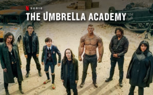 Die 7 Hauptcharakter der Serie "The Umbrella Academy" stehen auf einem Schrottplatz und schauen alle in die Kamera