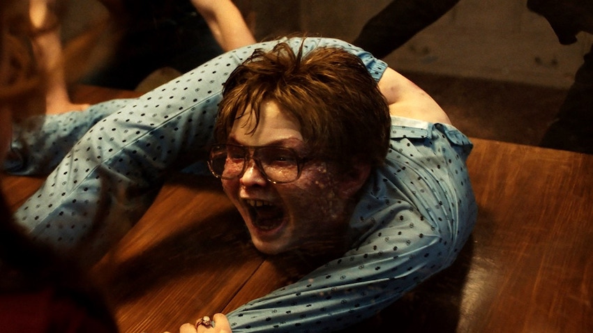 Julian Hilliard als David Glatzel in einem Szenenbild aus Conjuring 3 Im Bann des Teufels