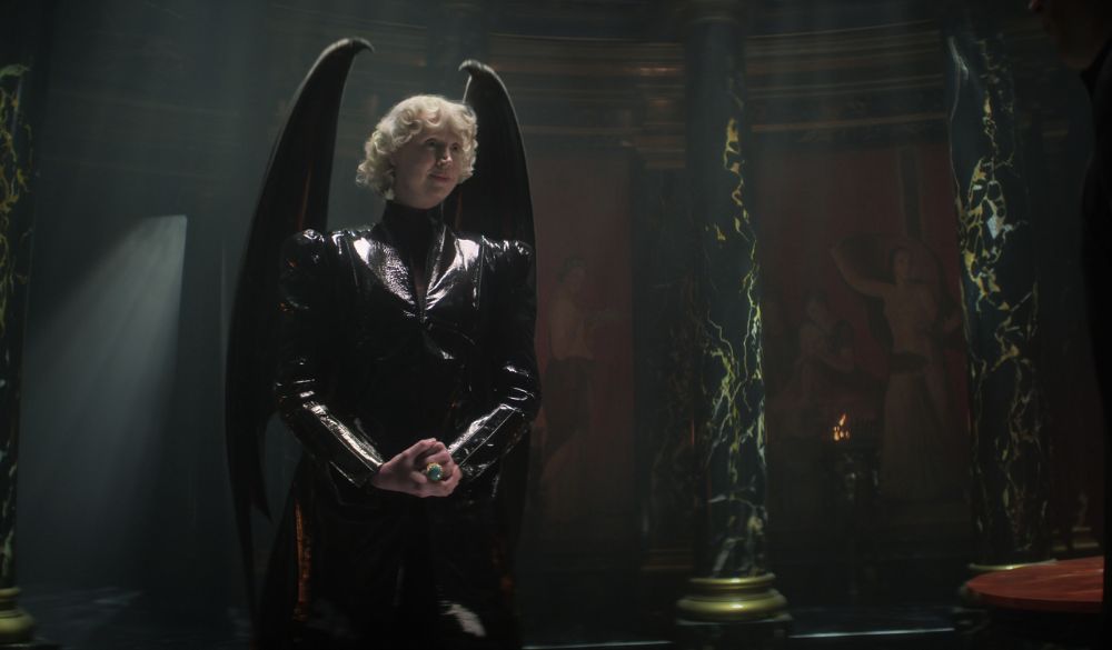 Gwendoline Christie als Lucifer Morningstar