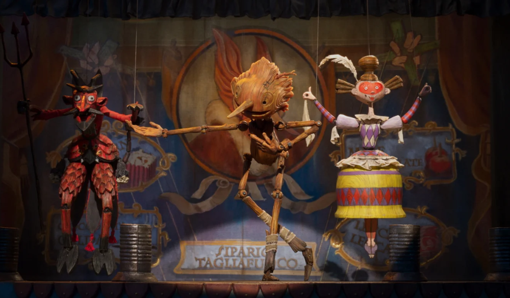 Pinocchio (Gregory Mann) tritt im Puppentheater auf